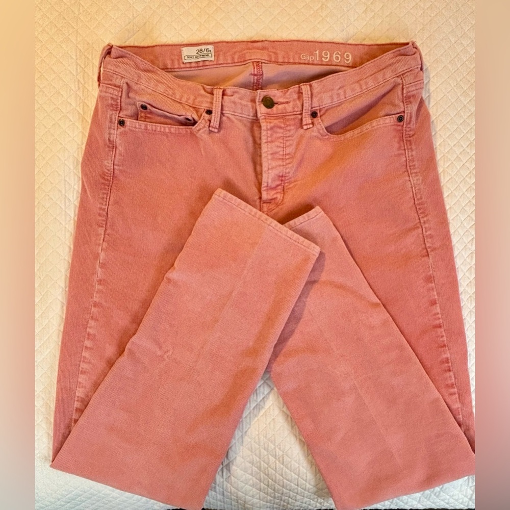 Gap Women's 6 Tall sexy boyfriend corduroys